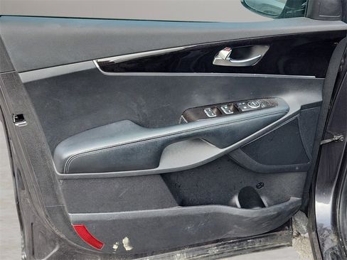 Used 2017 Kia Sorento LX w/ LX Convenience Package image 14