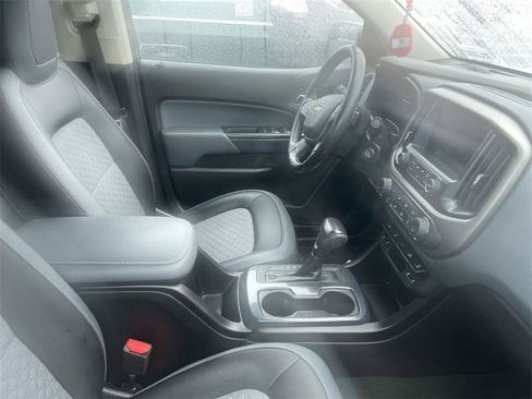 Used 2017 Chevrolet Colorado Z71 image 4