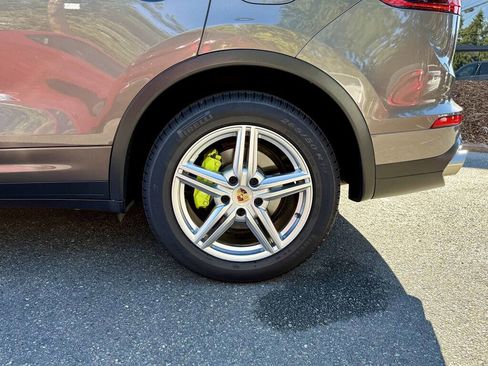 Used 2016 Porsche Cayenne S AWD/4WD image 40