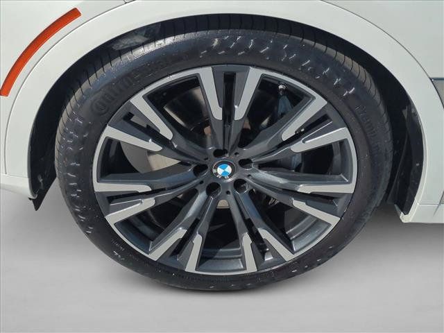 Used 2024 BMW X7 xDrive40i w/ Parking Assistance Package AWD/4WD image 27
