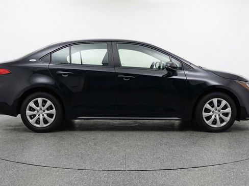 Used 2025 Toyota Corolla LE FWD image 8