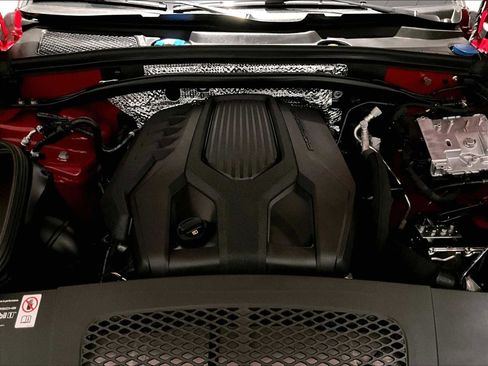 Used 2025 Porsche Macan image 24