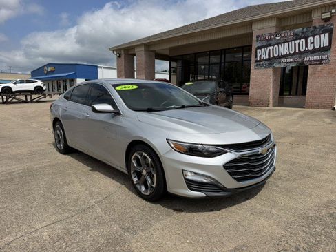 Used 2022 Chevrolet Malibu LT FWD image 2