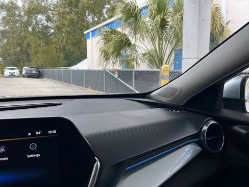 Used 2025 Chevrolet Trax LT w/ LT Convenience Package image 35