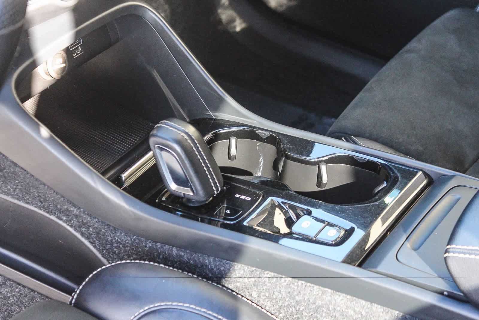 Used 2021 Volvo XC40 T5 R-Design AWD/4WD image 24