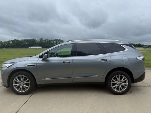 Used 2023 Buick Enclave Essence w/ Experience Buick Package AWD/4WD image 9