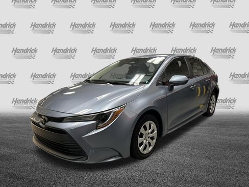 Used 2025 Toyota Corolla LE FWD image 5