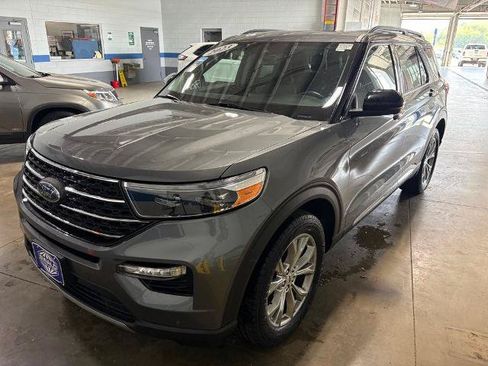 Certified 2023 Ford Explorer XLT w/ Equipment Group 202A AWD/4WD image 4