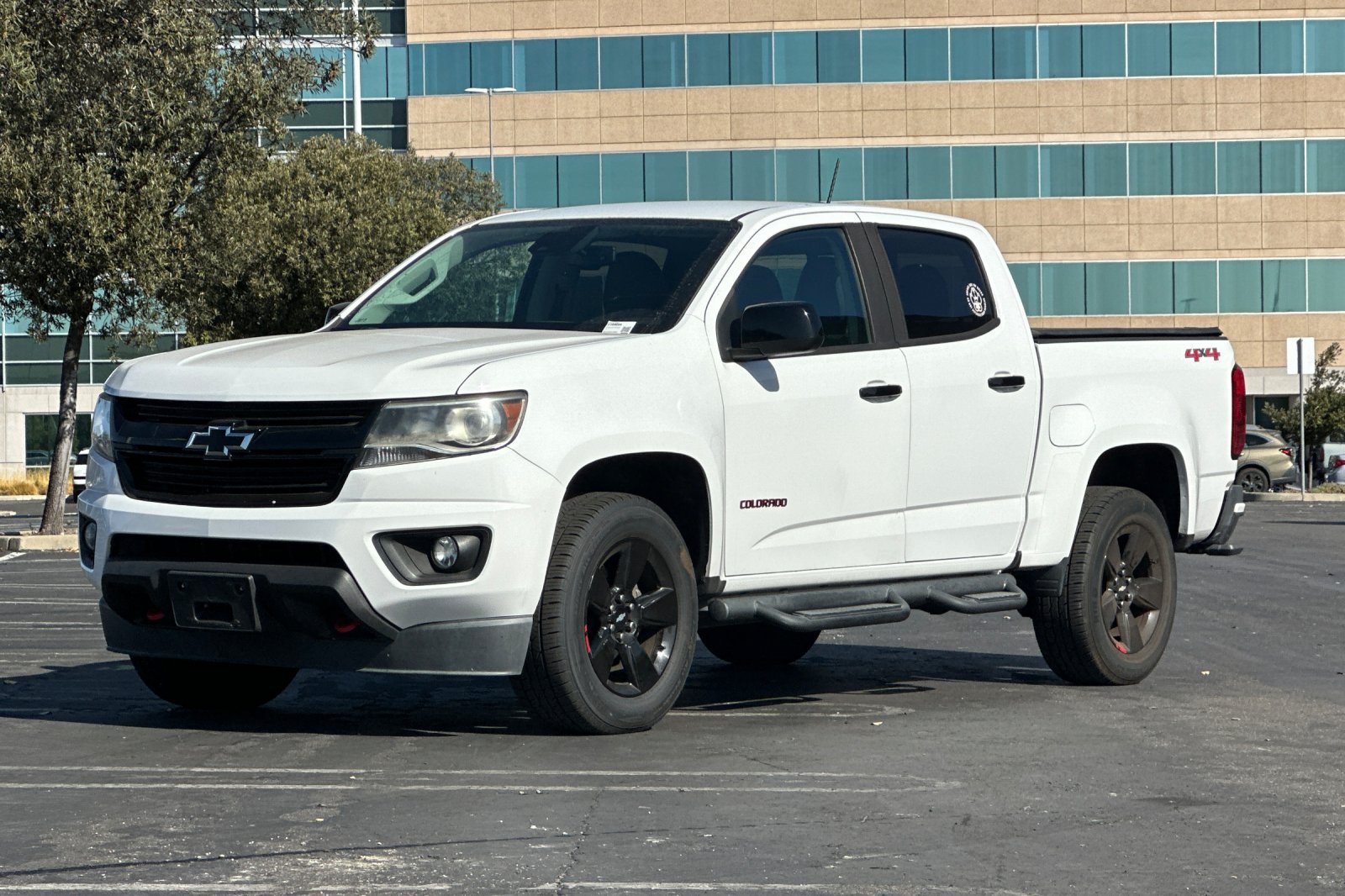 Used 2019 Chevrolet Colorado LT w/ Redline Special Edition AWD/4WD image 8