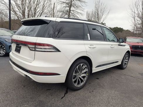 New 2026 Lincoln Aviator AWD image 4