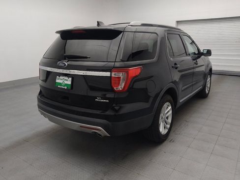 Used 2016 Ford Explorer XLT w/ Equipment Group 201A FWD image 9