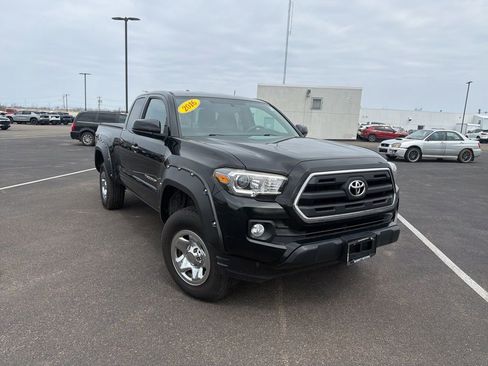 Used 2016 Toyota Tacoma SR5 w/ Towing Package AWD/4WD image 1