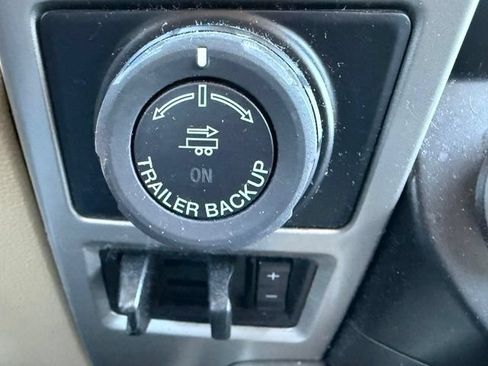 Used 2018 Ford F150 Lariat w/ Equipment Group 502A Luxury AWD/4WD image 25