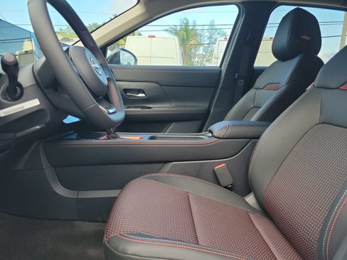 New 2026 Nissan Kicks SR w/ SR Premium Package AWD/4WD image 24