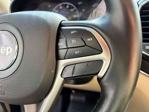 Used 2020 Jeep Grand Cherokee Limited AWD/4WD image 28
