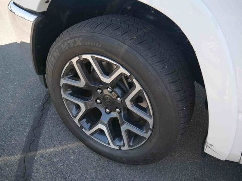 Certified 2025 RAM 1500 Laramie AWD/4WD image 11