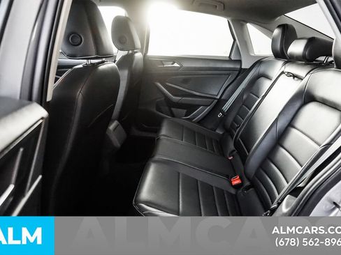 Used 2024 Volkswagen Jetta SE FWD image 17
