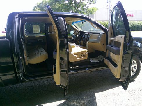 Used 2013 Ford F150 Lariat w/ Lariat Chrome Pkg image 9