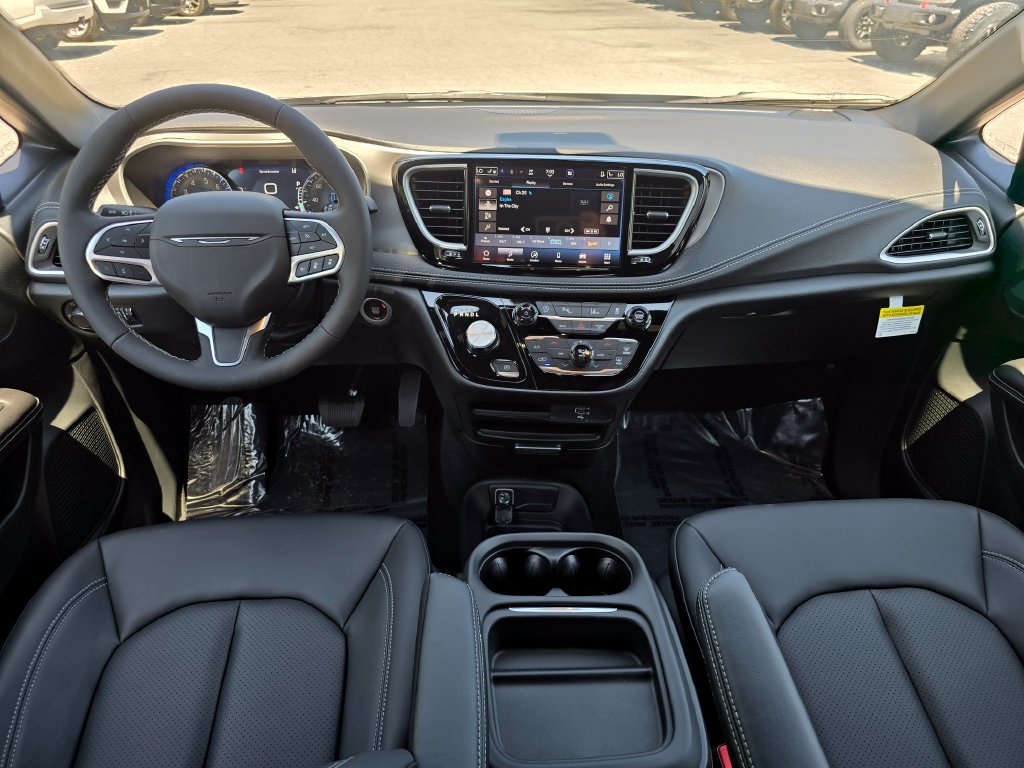 New 2027 Chrysler Pacifica Select FWD image 6