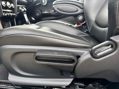 Used 2019 MINI Cooper S w/ Premium Package image 13