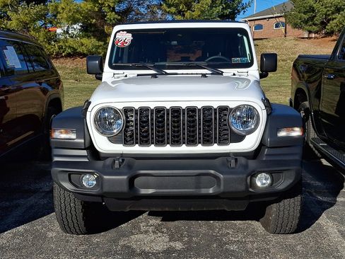 Used 2025 Jeep Wrangler Unlimited Sport image 3