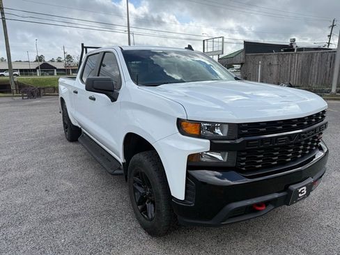 Used 2019 Chevrolet Silverado 1500 Custom Trail Boss w/ Custom Convenience Package image 4