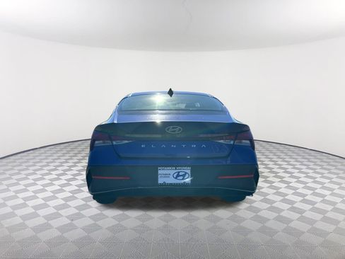 Used 2024 Hyundai Elantra SEL image 8