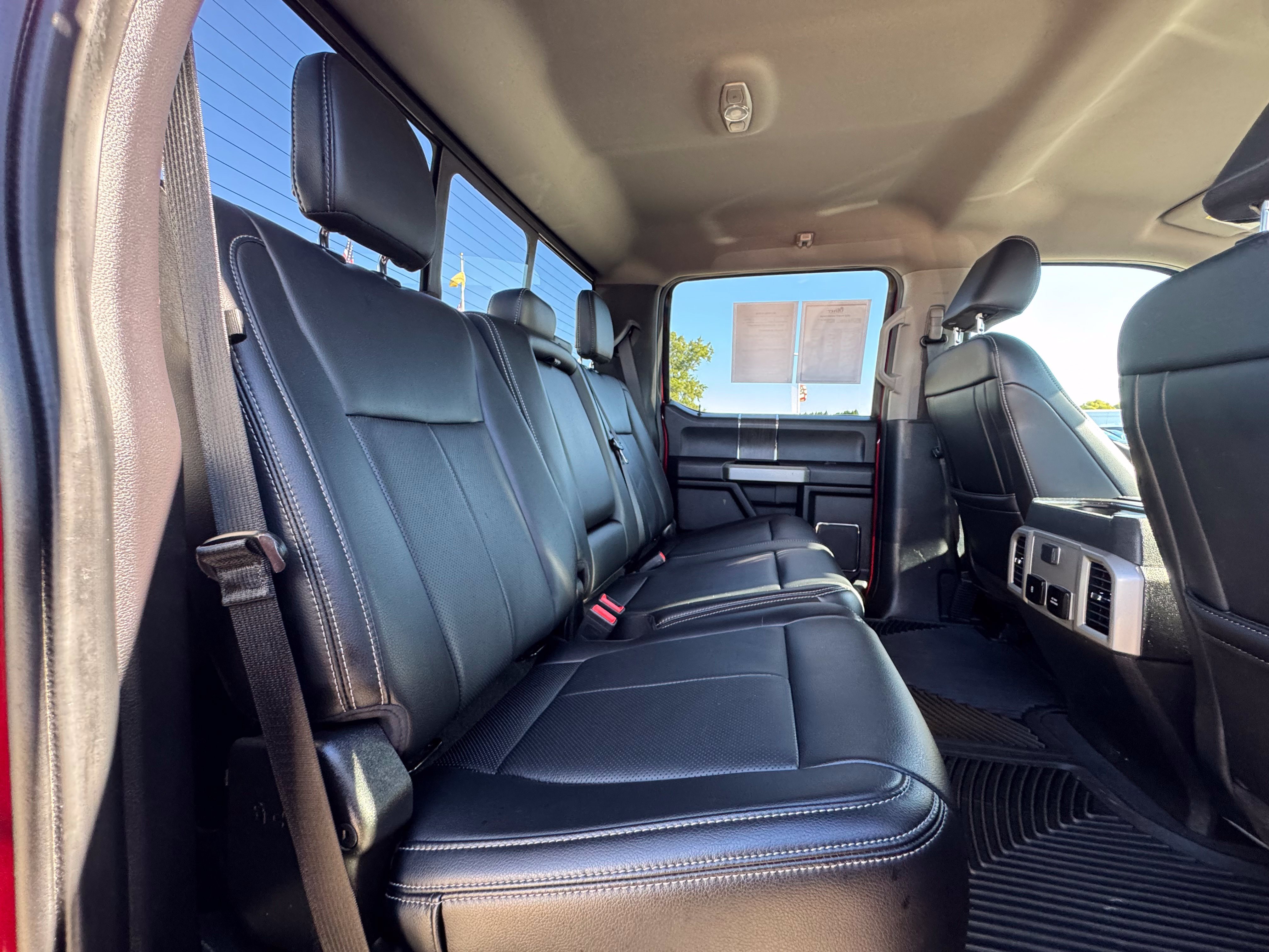 Used 2021 Ford F250 Lariat w/ Lariat Value Package AWD/4WD image 18