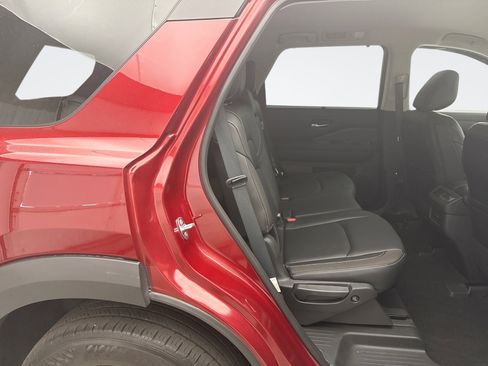 Used 2023 Nissan Pathfinder SL AWD/4WD image 19