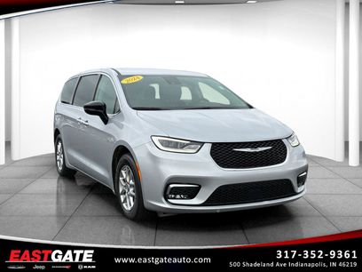 Used 2024 Chrysler Pacifica Touring-L
