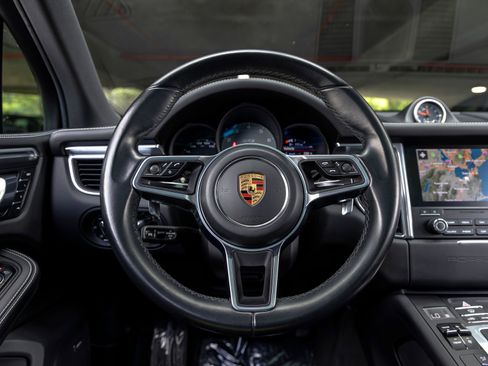 Certified 2018 Porsche Macan GTS AWD/4WD image 31