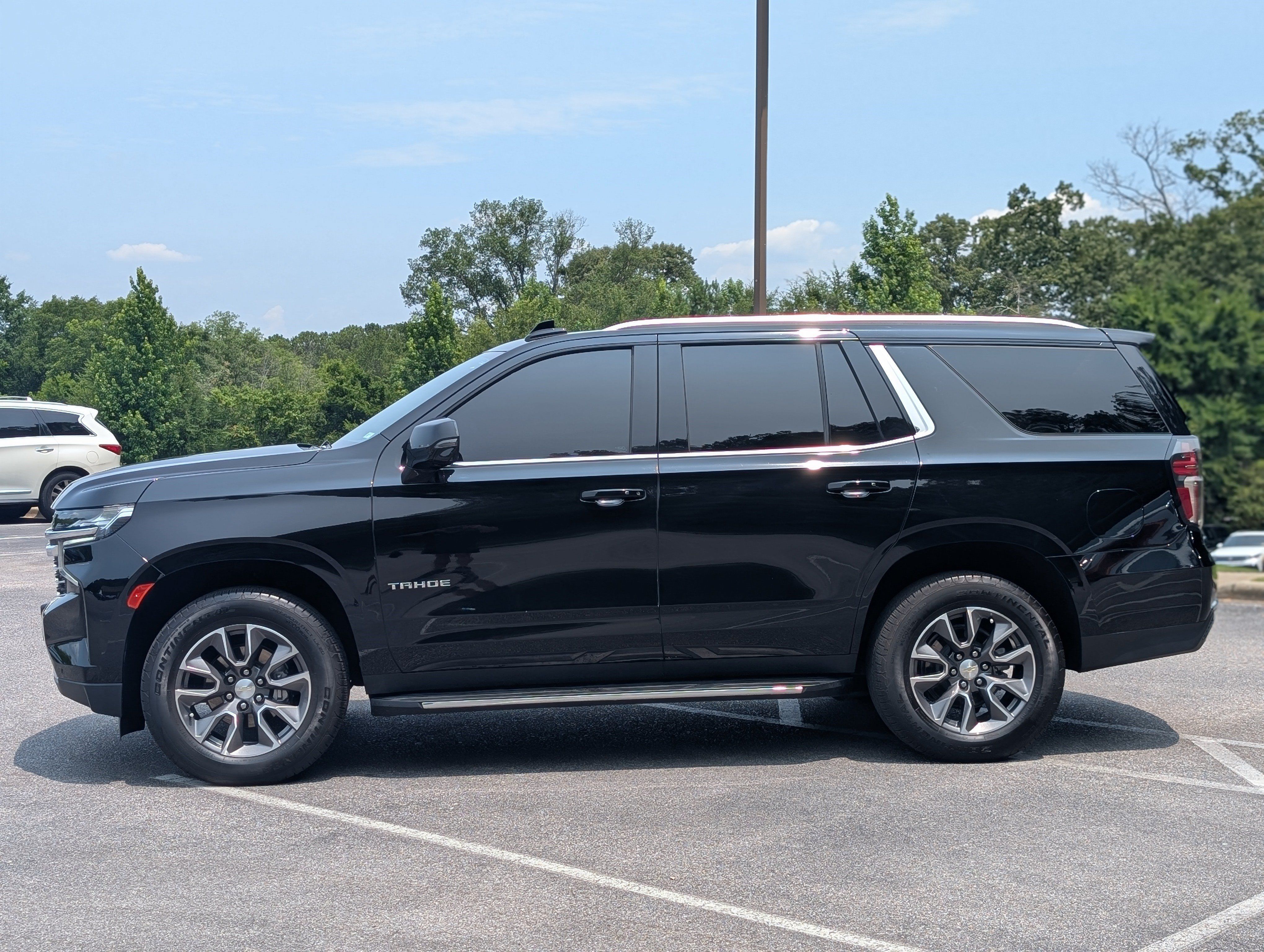 Used 2023 Chevrolet Tahoe LT w/ Luxury Package RWD image 6