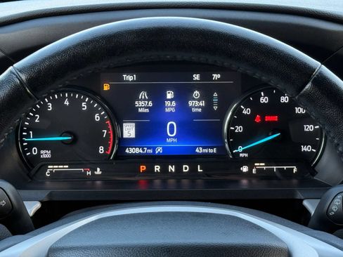 Used 2023 Ford Explorer XLT w/ Equipment Group 202A AWD/4WD image 32