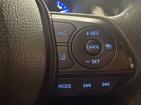 Used 2022 Toyota Corolla LE FWD image 31