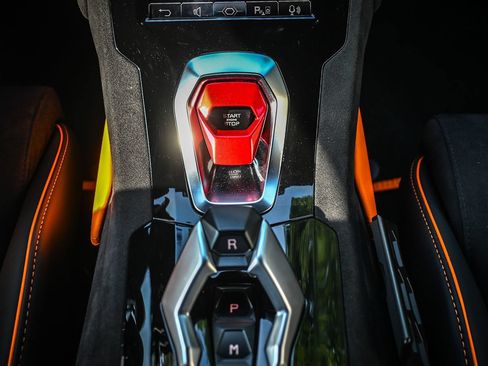 Used 2024 Lamborghini Huracan Tecnica RWD image 17