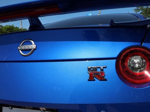 Used 2024 Nissan GT-R w/ Floor Mat Package AWD/4WD image 14
