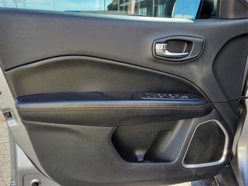 Used 2019 Jeep Compass Limited image 17