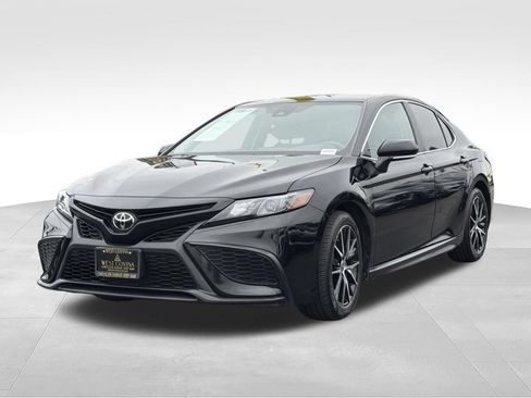 Used 2024 Toyota Camry SE w/ Blackout Package (TMS) FWD image 4