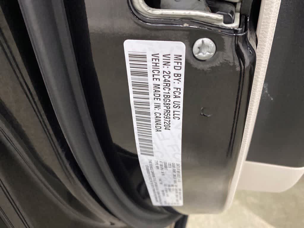 Used 2023 Chrysler Pacifica Touring-L FWD image 30