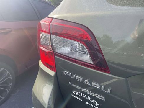 Used 2017 Subaru Outback 2.5i Limited image 12