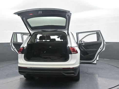 Used 2022 Volkswagen Tiguan SE image 75