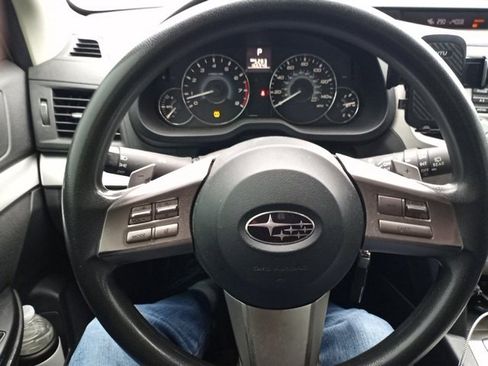 Used 2010 Subaru Outback 2.5i image 21