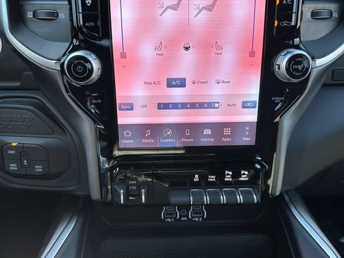New 2026 RAM 2500 Big Horn AWD/4WD image 25