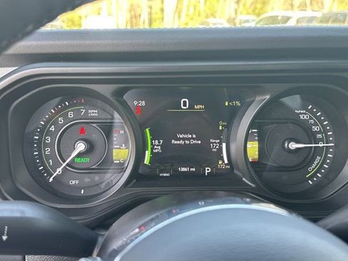 Certified 2025 Jeep Wrangler Unlimited Sahara AWD/4WD image 25