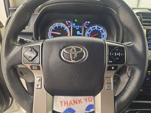 Used 2022 Toyota 4Runner Limited AWD/4WD image 31