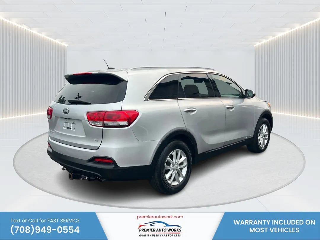 Used 2017 Kia Sorento AWD image 4