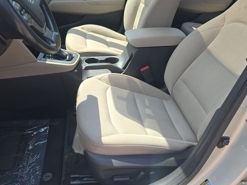 Used 2017 Hyundai Elantra Value Edition w/ Cargo Package FWD image 14