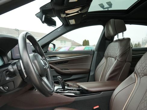 Used 2021 BMW 530e xDrive 530e iPerformance w/ Executive Package image 32