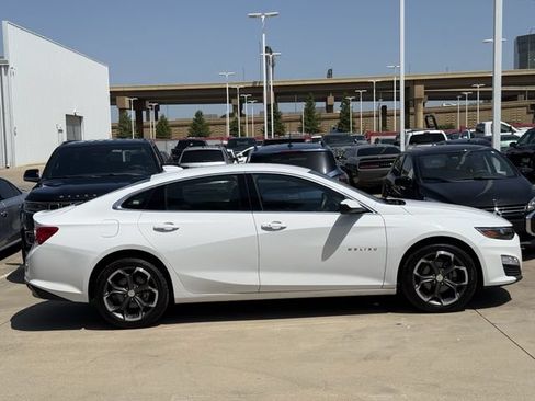 Used 2024 Chevrolet Malibu LT FWD image 3