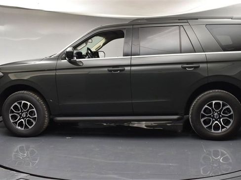 Used 2022 Ford Expedition XLT image 5